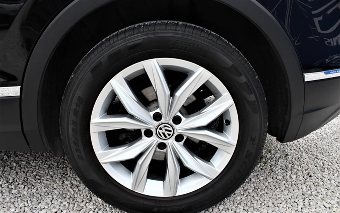 Volkswagen Tiguan cena 99500 przebieg: 58943, rok produkcji 2018 z Sulejów małe 497